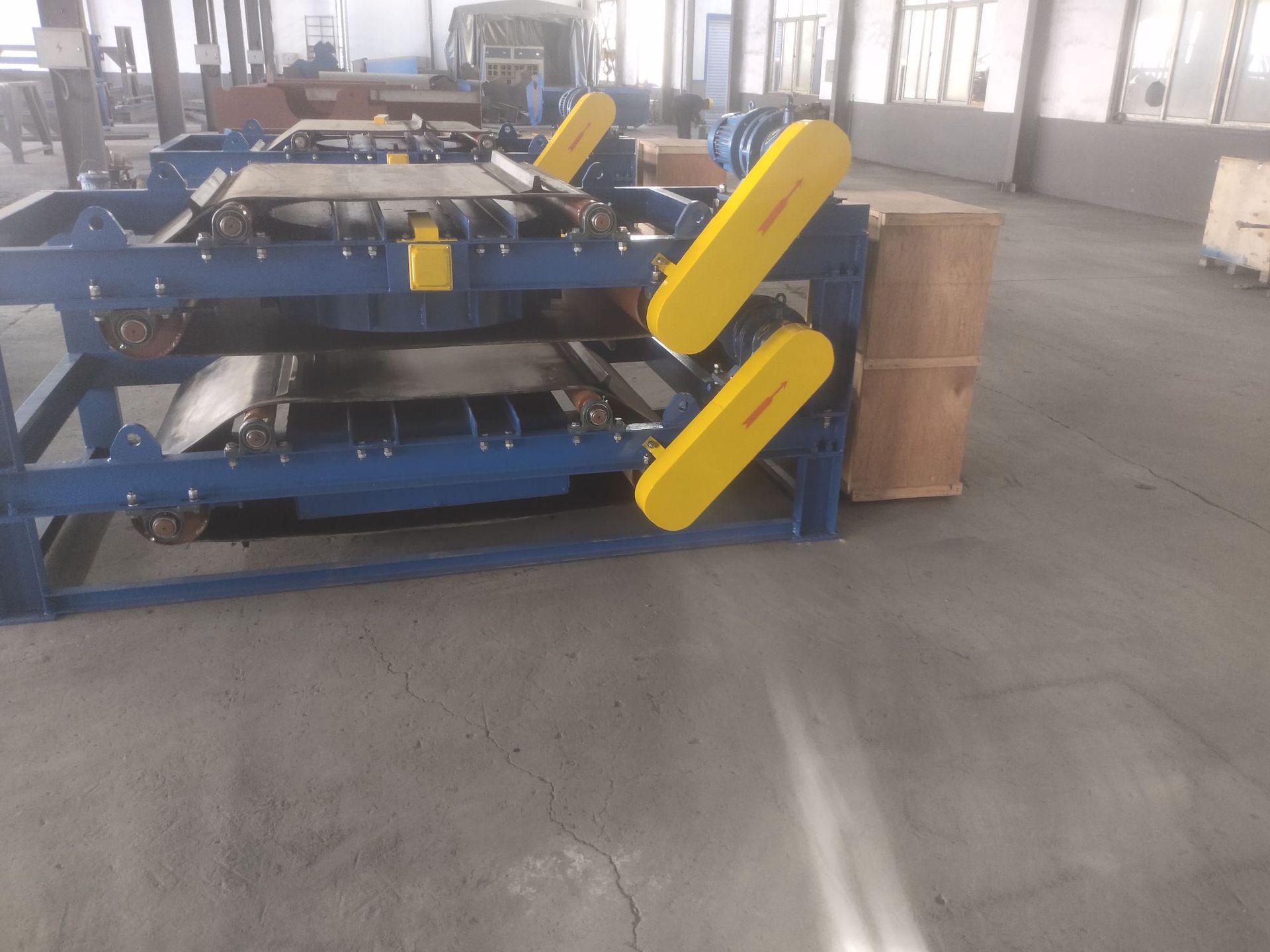 永磁自卸式除铁器 矿用皮带悬挂式除铁器 RCYD干式强磁除铁器