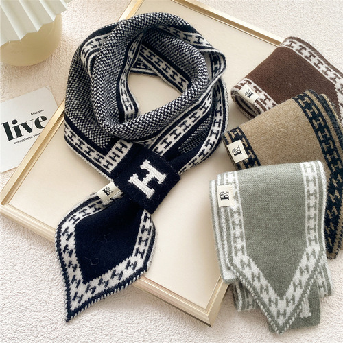 New letter long socket knitted woolen neck scarf for women spring, autumn and winter fashionable style scarf to keep warm