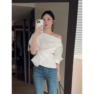 Korean Style Asymmetrical Slanted Shoulder White Mid-Sleeve Shirt for Women Spring & Fall Waist Slimming Look Pleated Shirt Off-Shoulder Elegant Top
