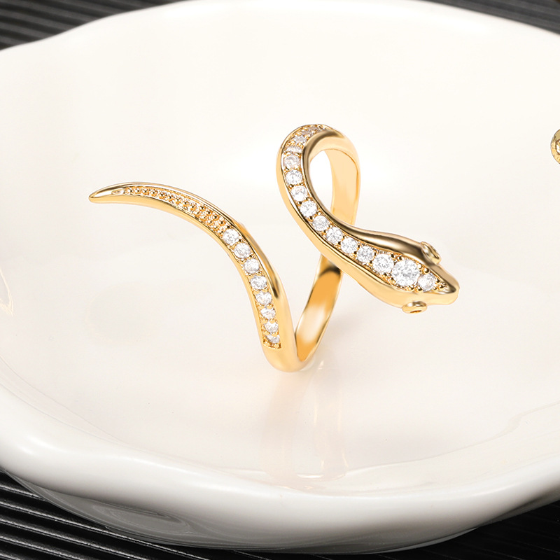 4g Weight PVD Coated Gold Plating Process Wholesale Jewelry Vacation Simple Style Snake Brass Zircon Inlay Rings