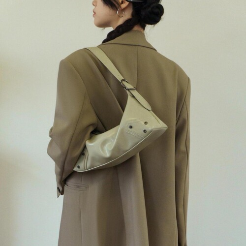 French Baguette Underarm Bag for Women, High-End Niche Design, 2024 Spring New Arrival – Stylish Large-Capacity Shoulder & Crossbody Bag