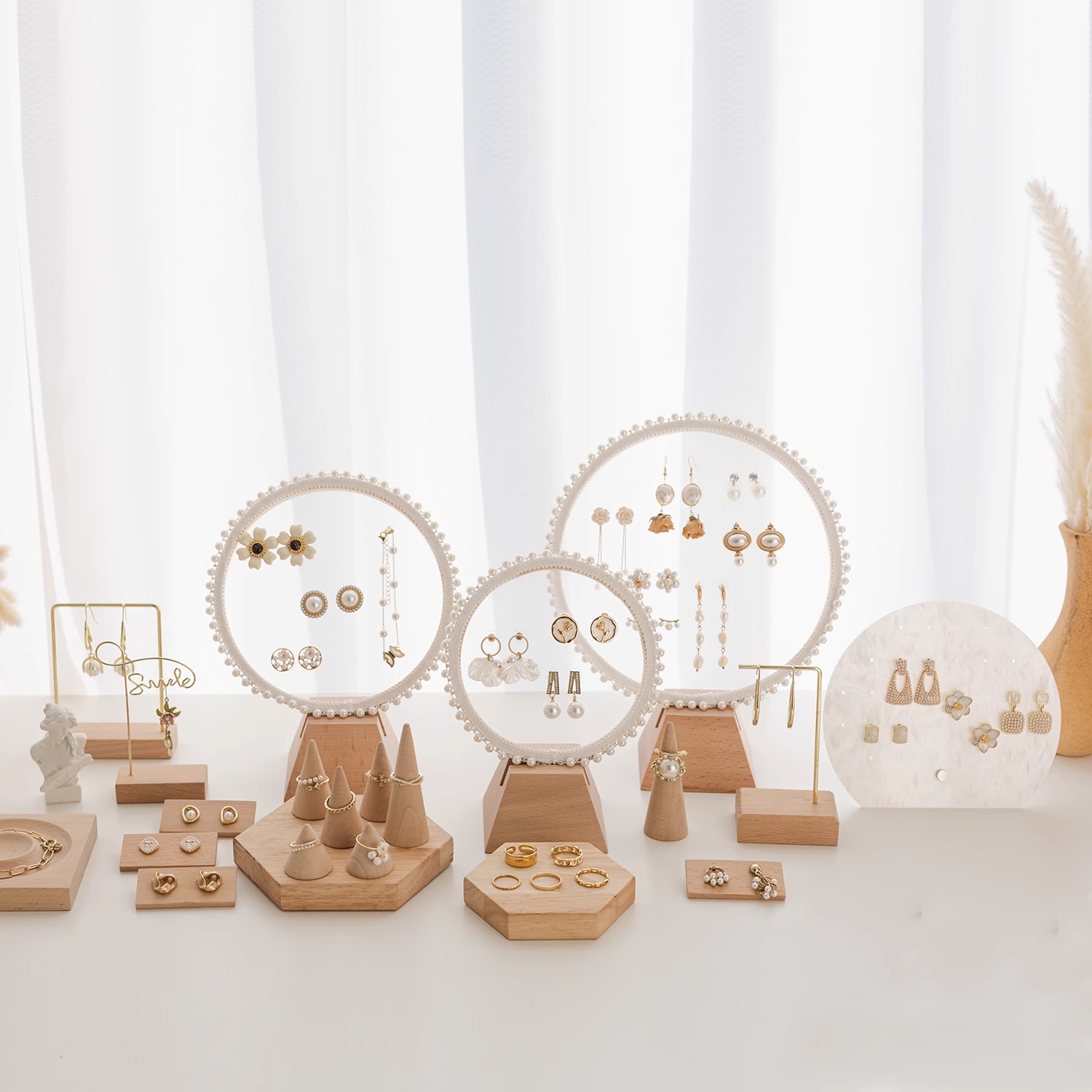 Simple bamboo and wood mesh embroidered earrings display rack jewelry rack jewelry earrings photography props hanging rack window display