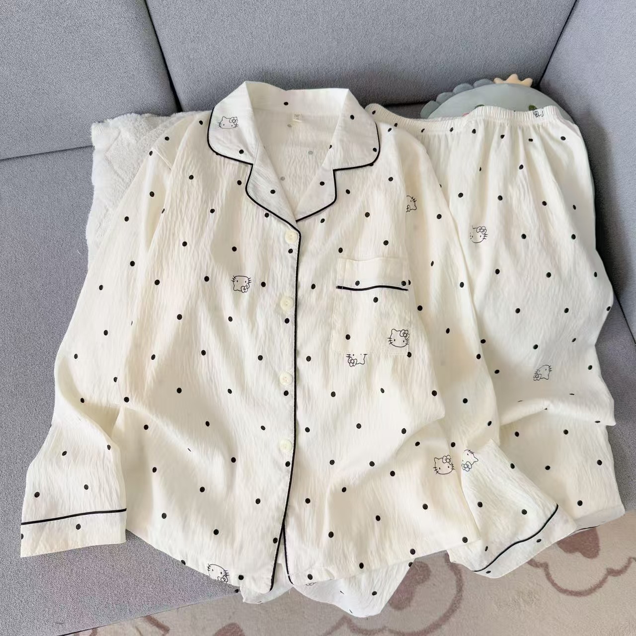 Algodón nublado al por mayor transfronterizo nuevo pijama de niña pantalones de manga larga delgados dulces dibujos animados impresión de ropa para el hogar set