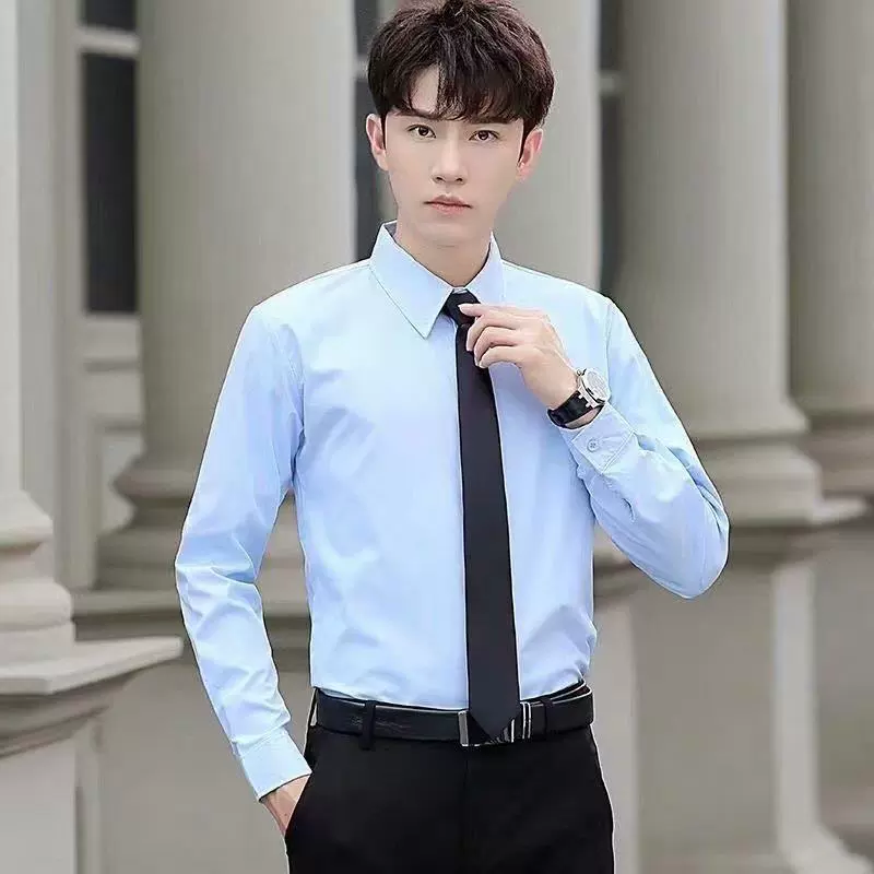 Весенние и летние мужские рубашки, облегающие молодежные рубашки в корейском стиле с длинными рукавами в консервативном стиле для мужчин, модные и красивые однотонные топы.