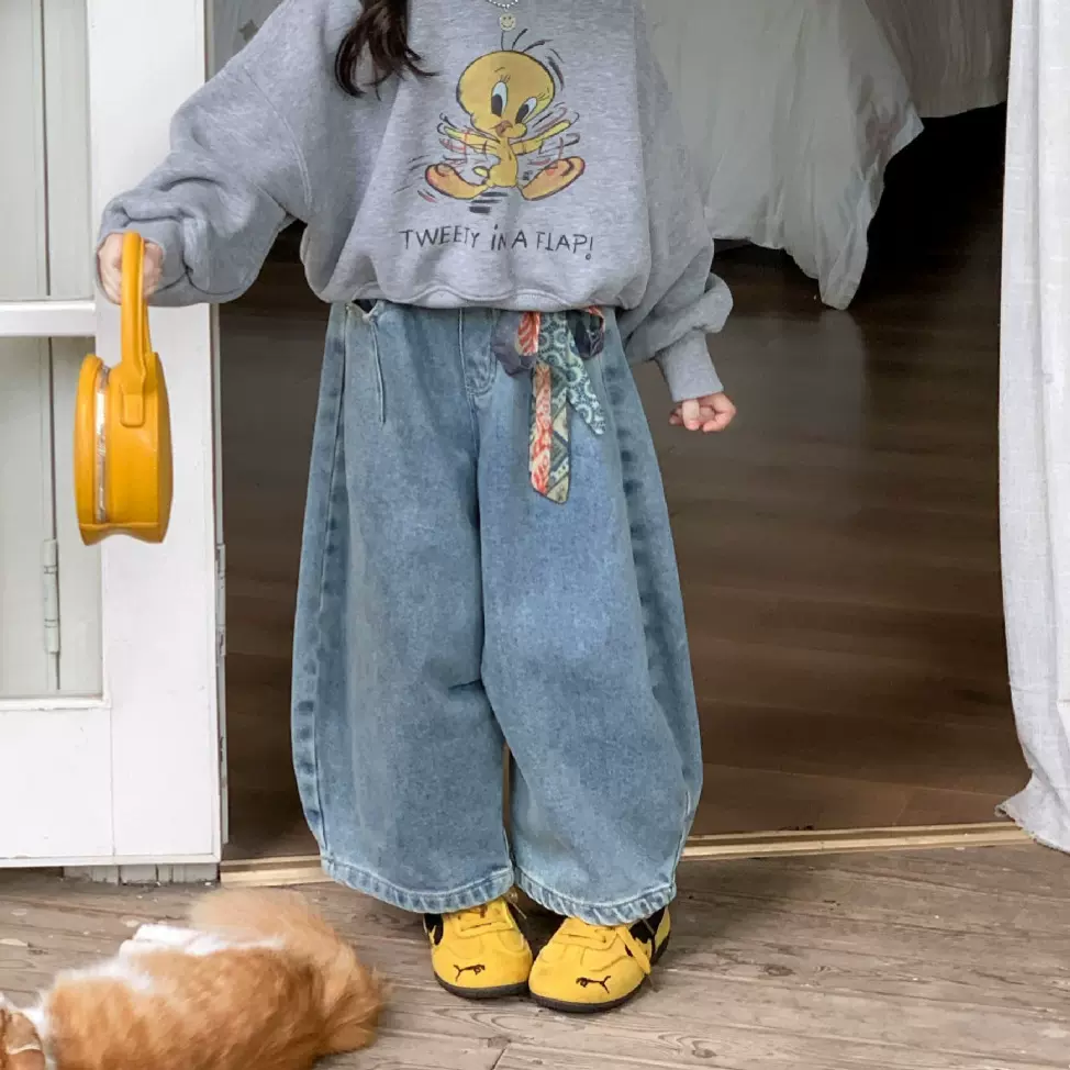 女童裤子2025冬季新款韩版加绒牛仔裤复古风弯刀裤灯笼收脚裤子
