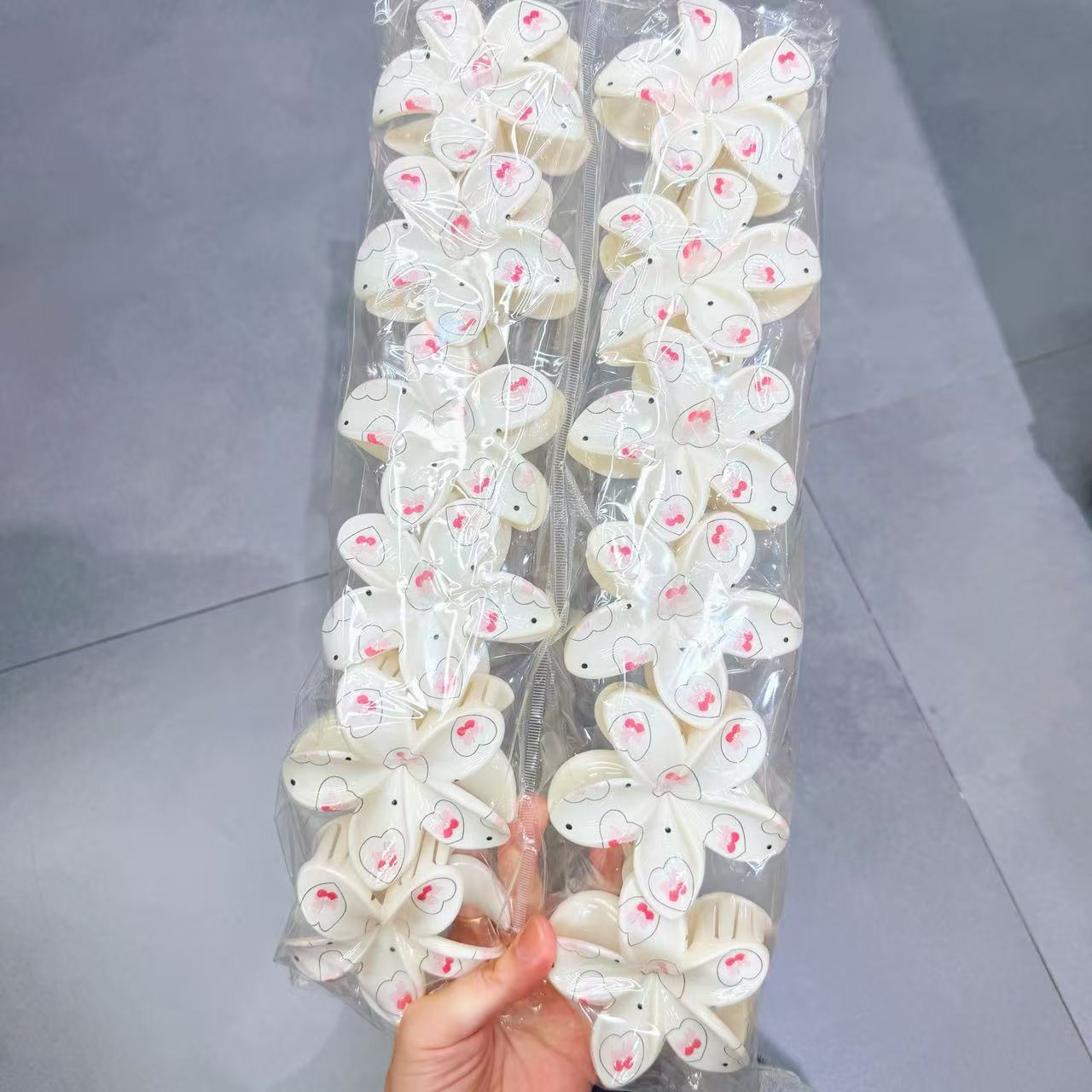 Europa y los Estados Unidos explotaron 8CM huevo flores clip de cabello de alta calidad para mujeres agarrar el cabello de tiburón color caramelo transfronterizo agarrar clip de cabello