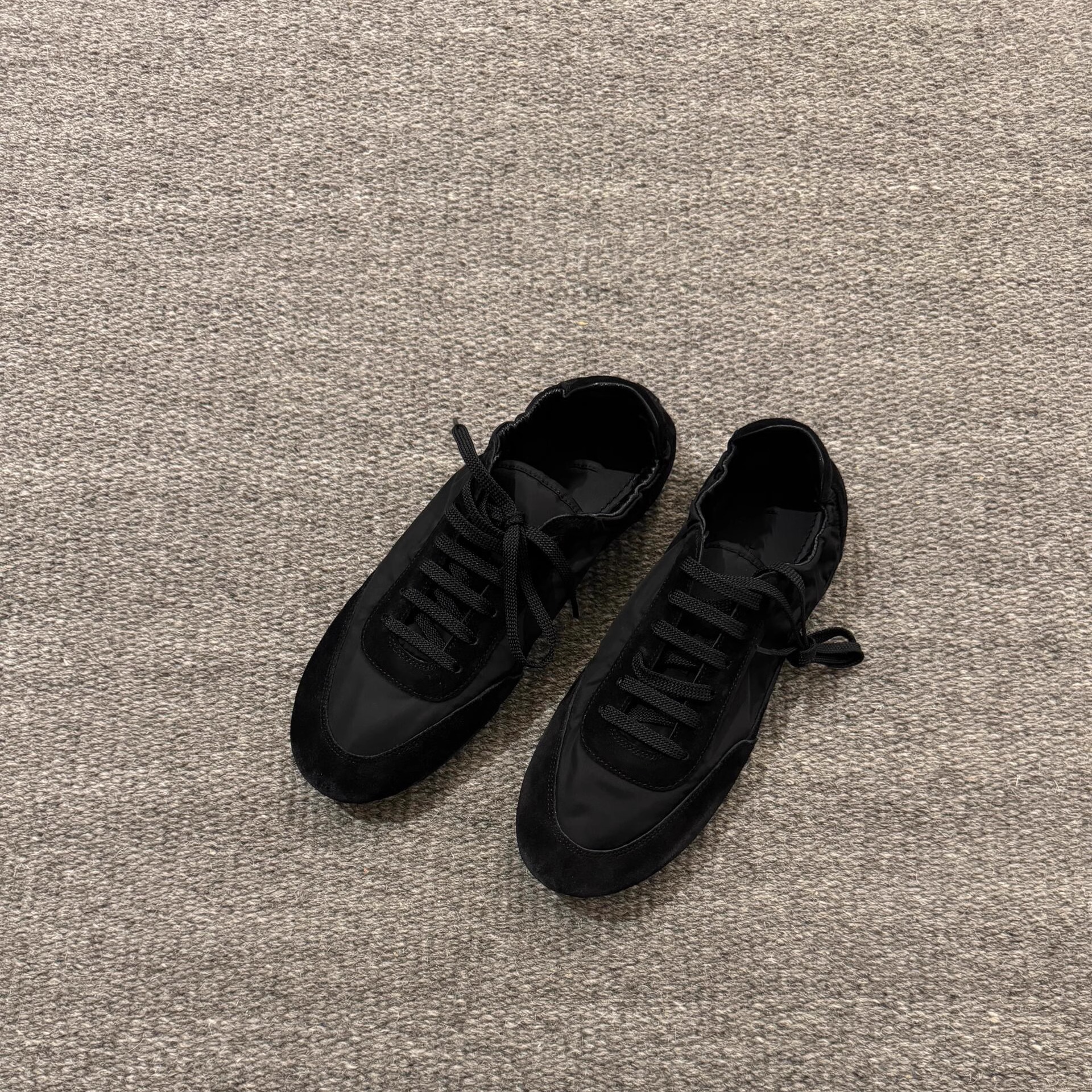 2025 nuevos zapatos deportivos casuales cómodos zapatos de entrenamiento alemanes con cordones de color a juego zapatos de ballet de moda de todo fósforo