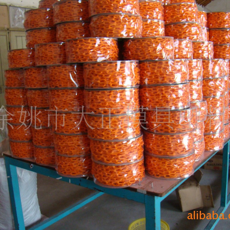 供应塑料链条,交通警示链 隔离链 路锥链 宠物链