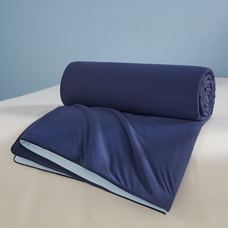 Una clase de seda fría de verano madre-infanto grado lavable máquina de verano dormitorio de aire acondicionado doble colcha de seda de hielo delgada