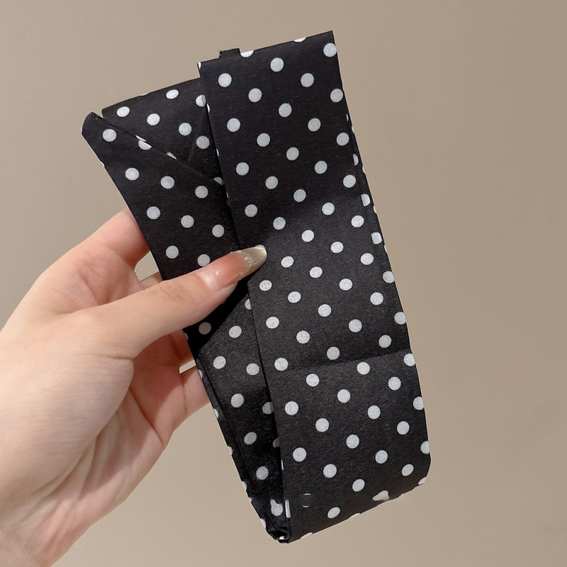 Pañuelo de seda largo para mujer bufanda de cuello delgado y estrecho versión coreana de la bolsa de lunares decorativa de todo fósforo con cinta para el cabello