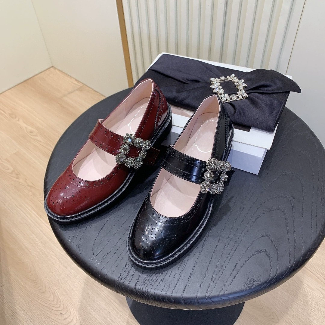 High Ding Edition 2025 новая пряжка стразы обувь Mary Jen женские кожаные ретро резные плоские туфли повседневные женские туфли