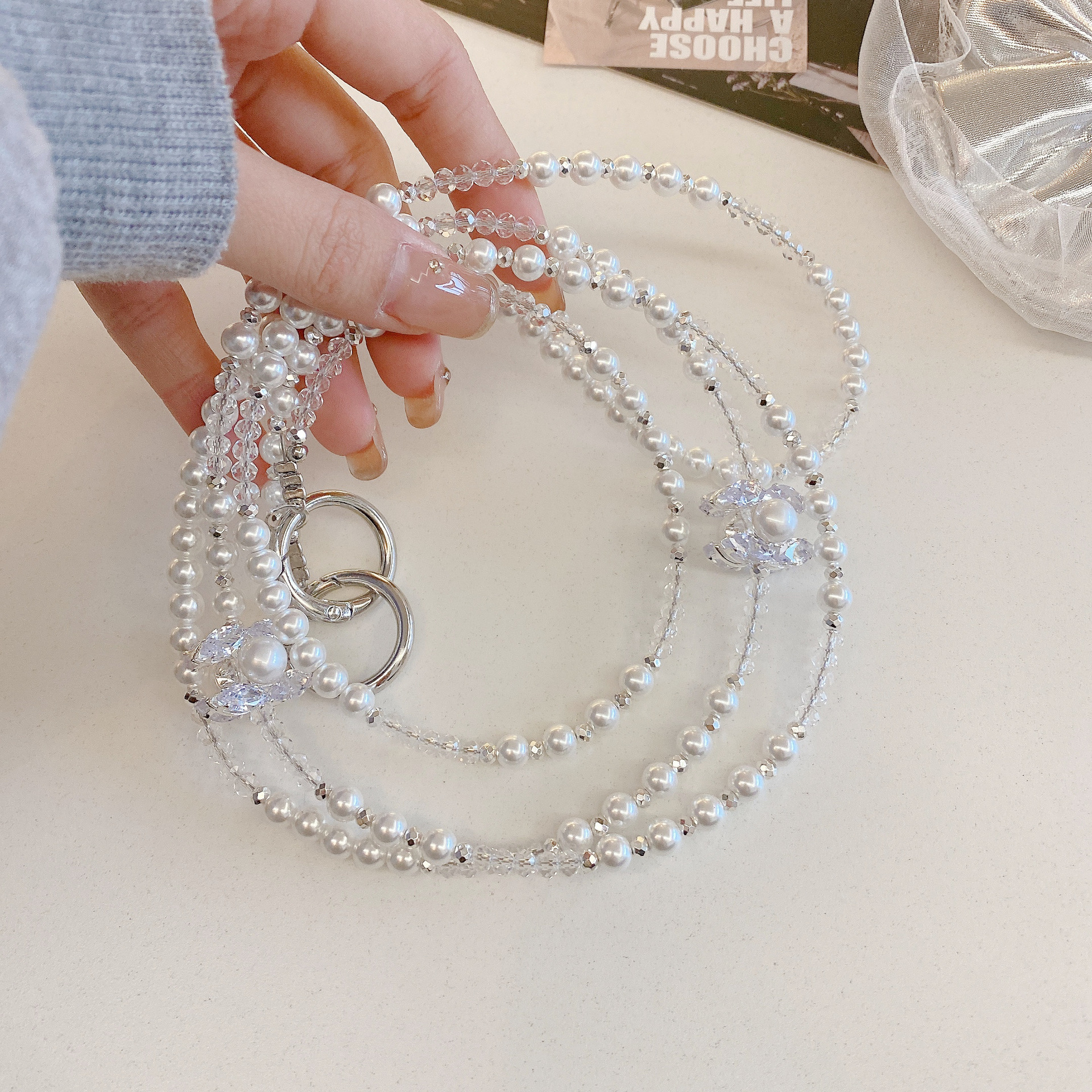 Boutique hecho a mano de alta gama teléfono móvil cadena colgante mujer concha pulsera de cristal cadena larga cadena de piedra cordón de teléfono móvil de moda mensajero largo