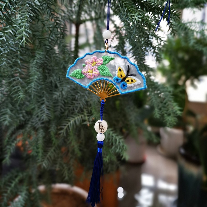 Hilo transparente hecho a mano colgante de doble cara bordado DIY paquete de material bolsita Lu Bordado estilo antiguo bolsita de punto de cruz adornos de coches