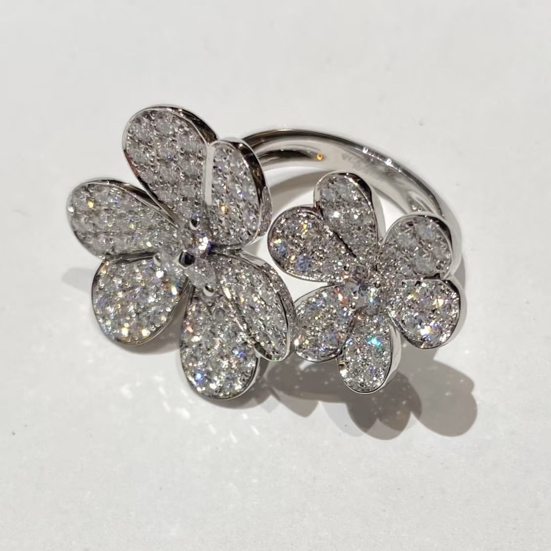 高版三叶草戒指女满钻镶石花朵排戒ins潮时尚个性百搭气质高级感