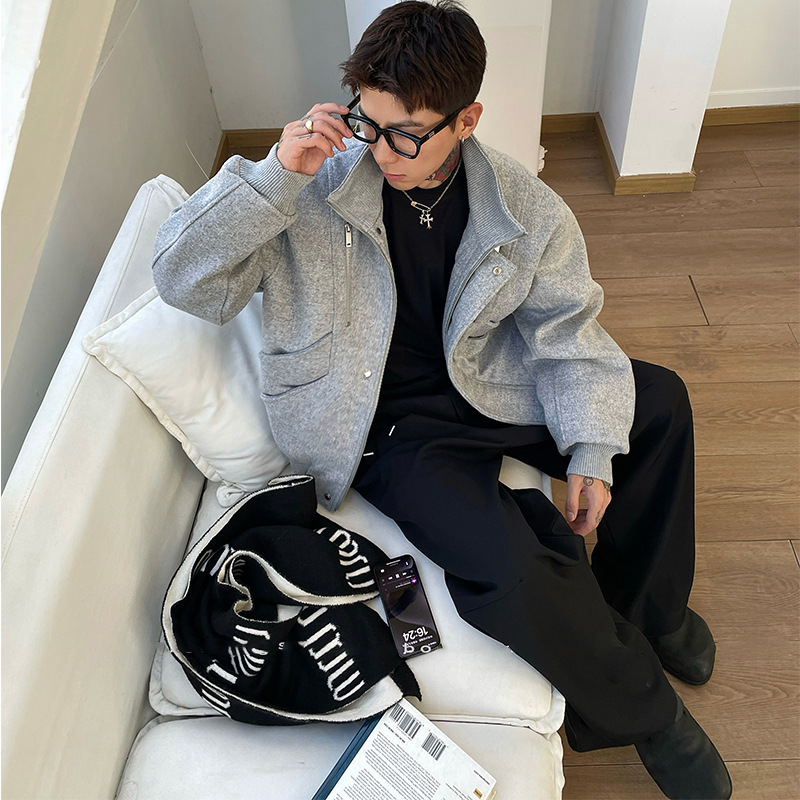 ダブルジッパーのハリントン綿服男性の冬の厚手のデザインの高級感があります。ジャケットの短い綿のコートです。