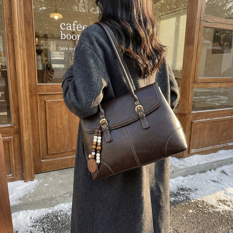 Mochila de lujo ligera de alto nivel para trabajar, maletín debajo de la axila, 2025 nuevo bolso de moda universal para mujeres