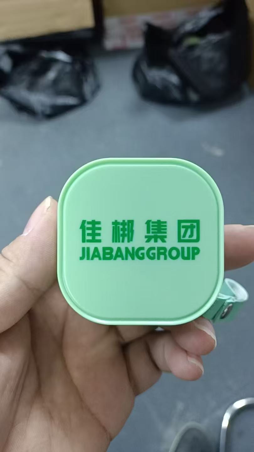 Hediye Logo Tasarımı Geri Çekilebilir Depolama Üçü Bir Arada Veri Kablosu Hızlı Şarj Çok Fonksiyonlu Bir-Üç Cep Telefonu Şarj Kablosu