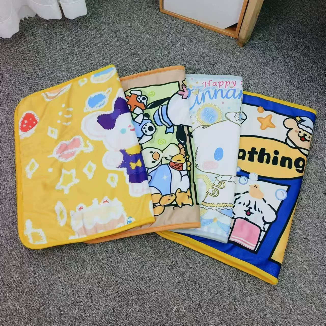 Одеяло для домашних животных Двустороннее плюшевое одеяло зимой теплое одеяло мультфильм милые четыре сезона собачье одеяло собачье гнездо собачье коврик