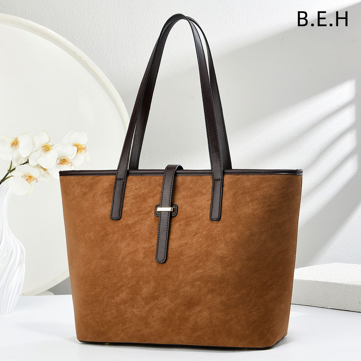 Capacious retro solid color one-shoulder bag