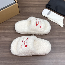 ����ëë��ЬŮ�⴩2025�ﶬ�¿� b�Ҵ̽���ĸ����һ����Hë��Ь