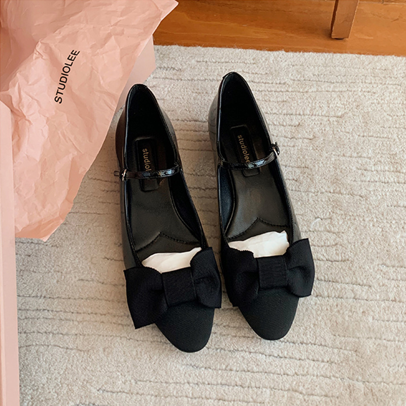 Uva mamá primavera nueva celebridad en línea dulce arco niña pequeña punta redonda con Mary Jane zapatos de una sola capa para las mujeres