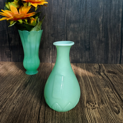 Retro glass wine dispenser green jade Guanyin bottle vase liquor dispenser wine glass water cup medieval cup home ornaments