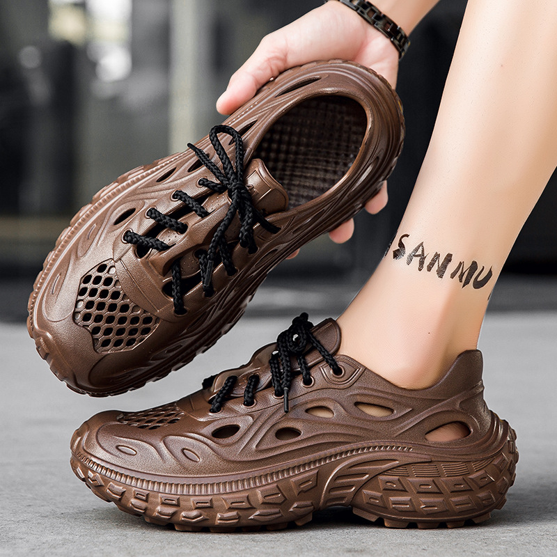 Verano nuevo hombre EVA grueso y suave al aire libre agujero zapatos casuales vacíos zapatos deportivos para hombres zapatos de nadar antideslizantes