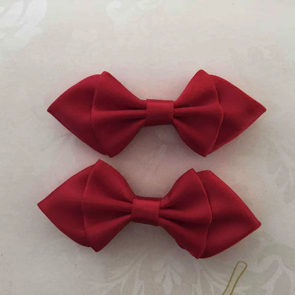 Y1y3 red collar knot