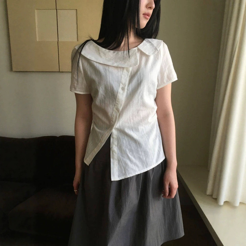 Now Available: Korean Designer Doll Collar Diagonal Button Short-Sleeve Shirt, Korean-Style Women's Clothing, Cute and Elegant, Waist-Cinching Slim-Fit Top