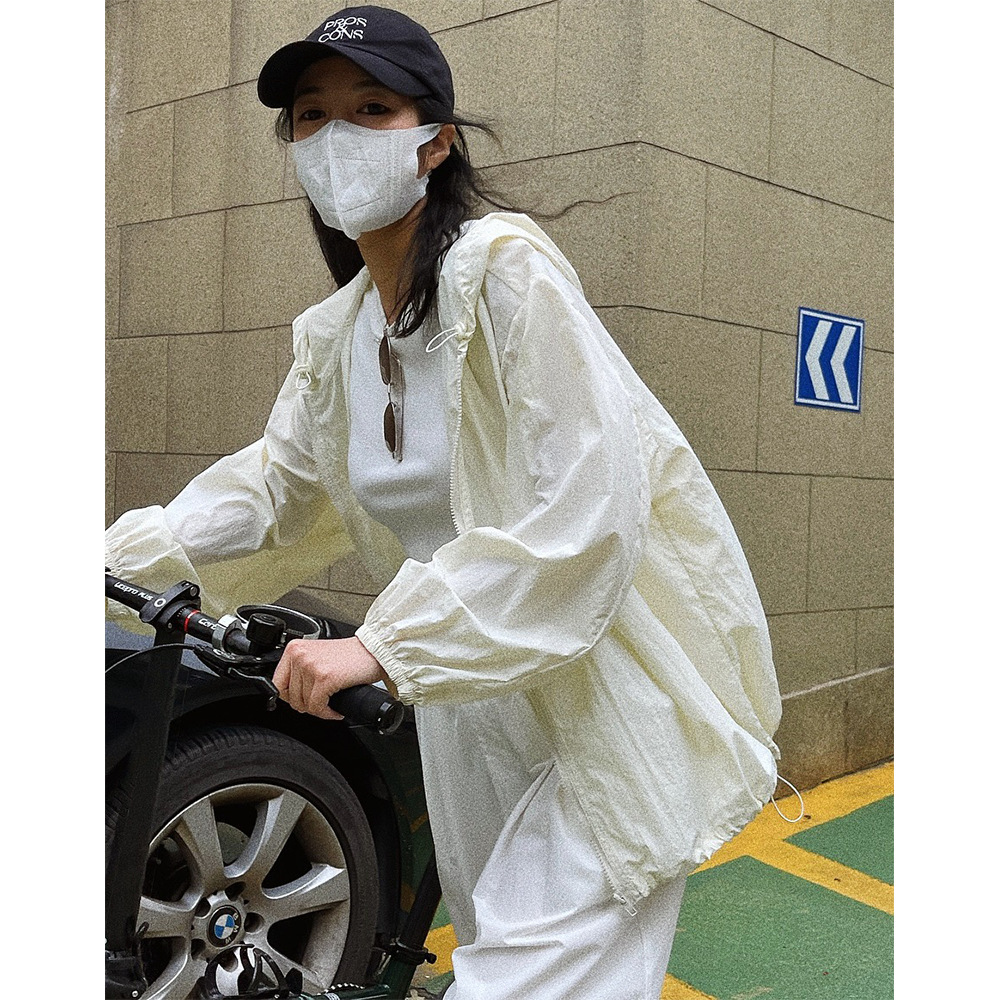 New summer Korean style lightweight hooded zip-up sun protection jacket, loose silhouette, casual and slimming long-sleeved coat for women.
