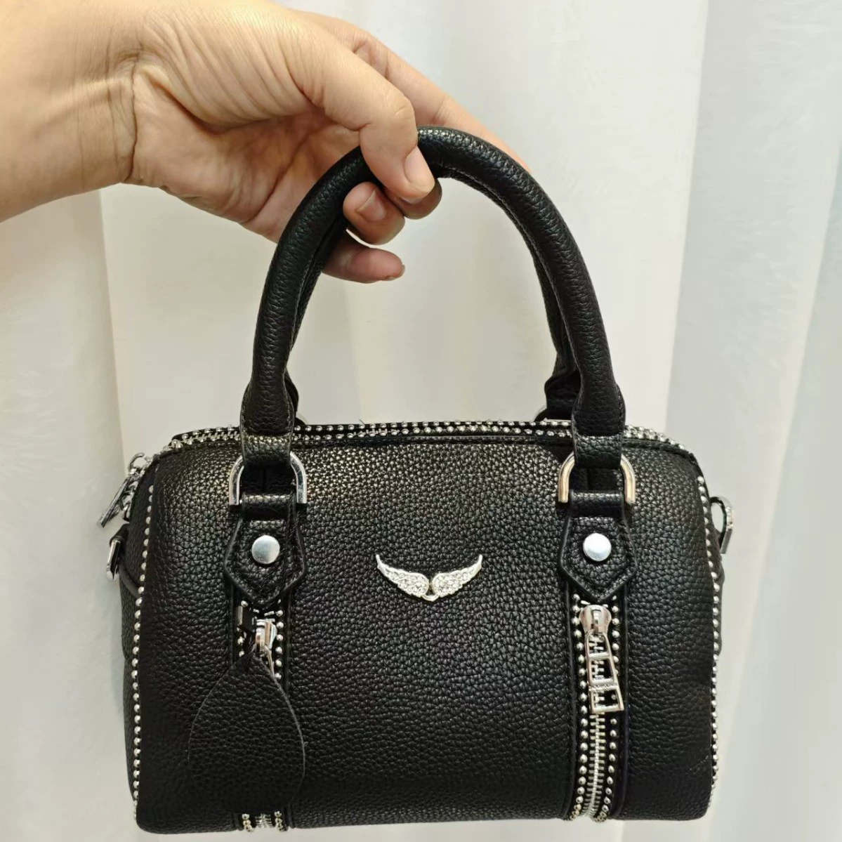 Плечевая сумка из экокожи (PU), черная, компактная 22×11,5×14 см, модель 2024