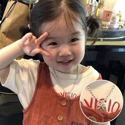 Han-style silver butterfly knot engraved silver pendant baby full moon necklace anti-lost laser necklace birthday gift full moon gift