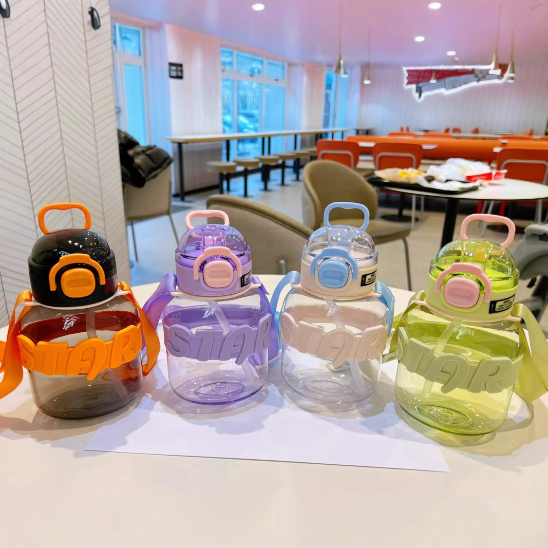 Yitong tazas de agua para niños tazas de estómago de estudiantes tazas de plástico de gran capacidad tazas de paja de estómago de verano nuevas botellas portátiles