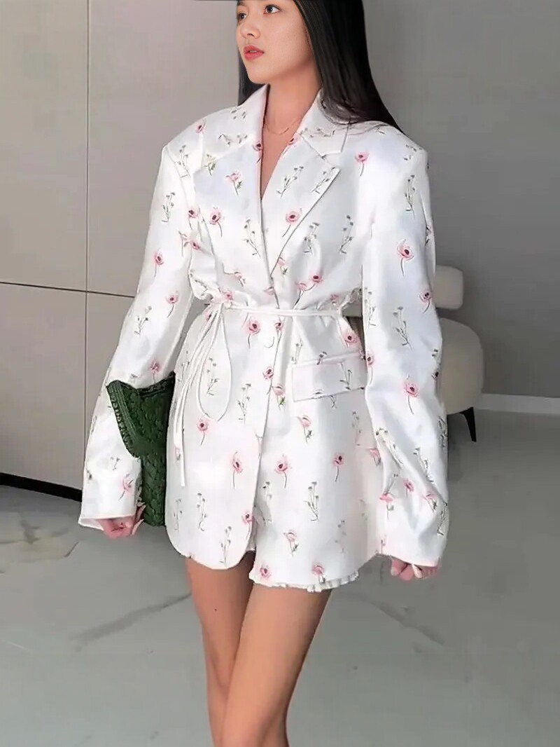2026 Autumn New European and American Style Waist-Cinching Tie V-Neck Blazer for Women, Fashionable Loose Long-Sleeve Versatile Slimming Jacket
