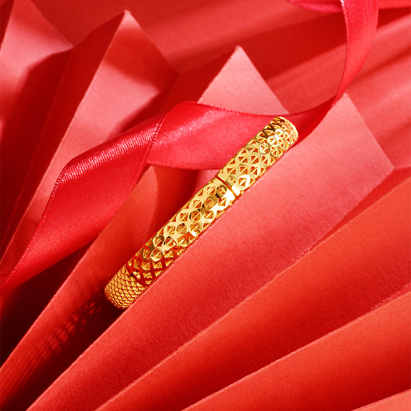 Pulsera de hebilla cloisonne de oro pulsera de malla hueca entrelazada estilo nacional de las mujeres elegante de imitación de todo fósforo Fuente de la fábrica de oro