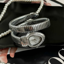 诗高迪跨境蛇形手表  创意石英表个性手镯表批发女士时尚手镯表