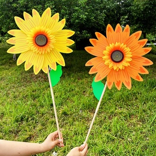 Factory wholesale outdoor scenic courtyard decoration holiday gifts new colorful solid wood pole sunflower windmill