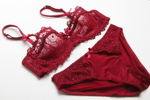 Factory Direct Sales European and American Ultra-thin Transparent Half Cup Lace Bra Sexy Temptation Gather Anti-sagging Bra Set 