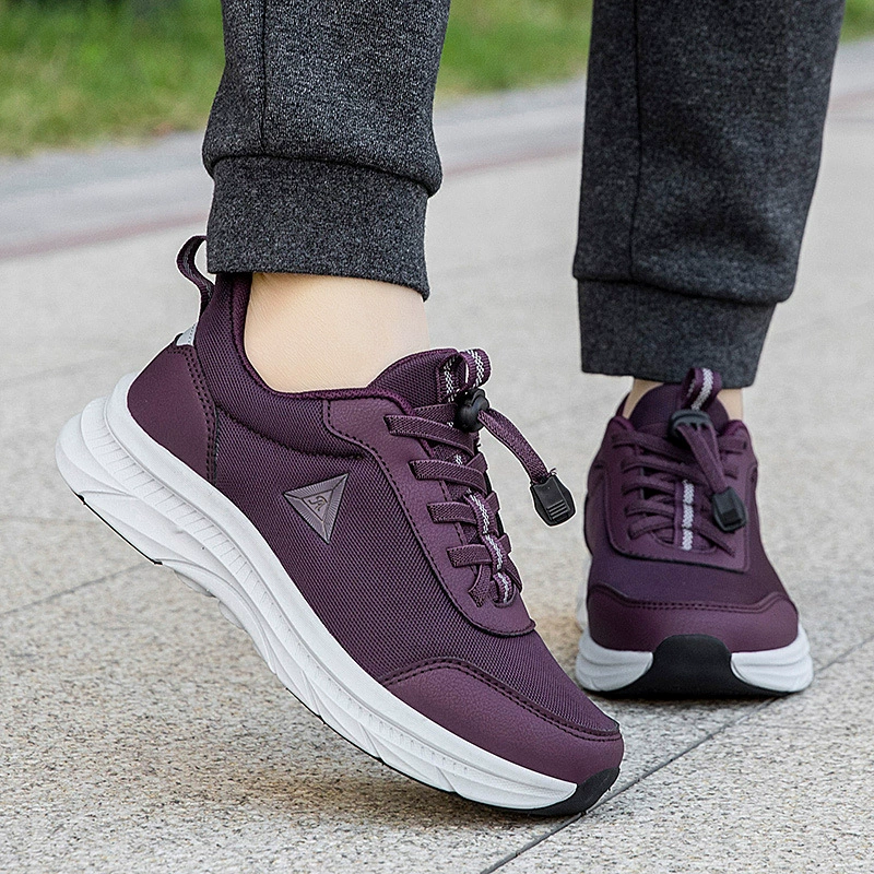 Фабрика прямых продаж Весенняя повседневная спортивная обувь для пожилых людей удобная и дышащая легкая обувь для ходьбы Нескользящая обувь для мамы с мягкой подошвы