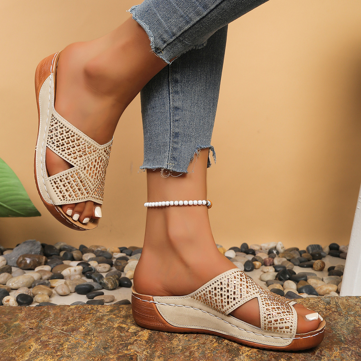 Women's Rhinestone Wedge Sandals Comfortable Beach Slippers_voghion.com