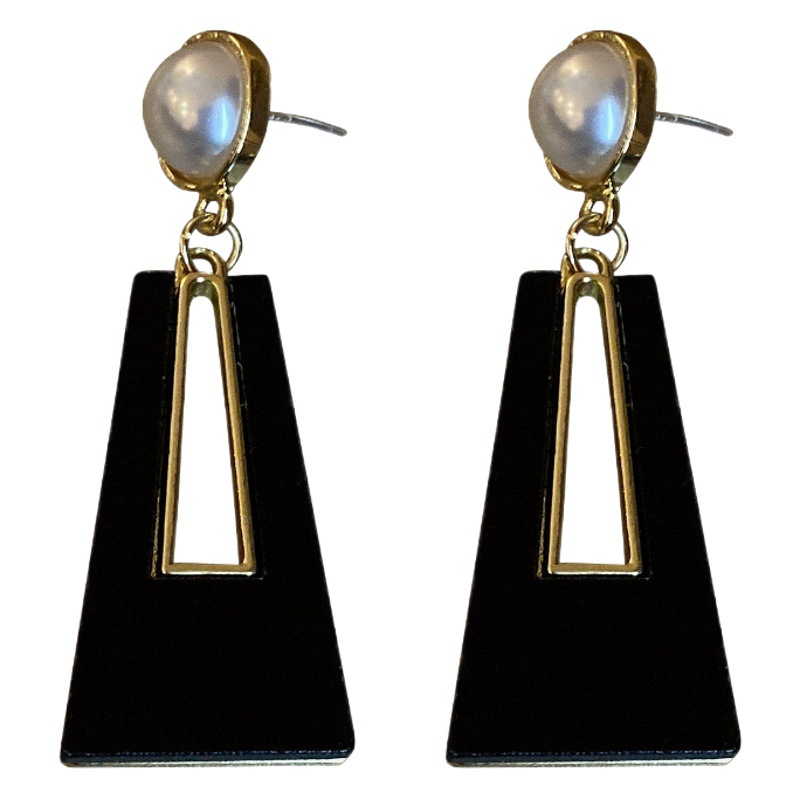 Pendientes geométricos de acrílico exagerados europeos y americanos de aguja de plata pendientes de diseño trapezoidal elegantes pendientes de estilo fresco dulce al por mayor para las mujeres