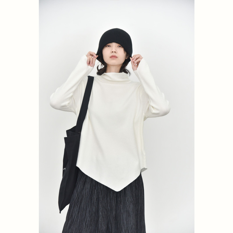 [Three and Two Out] Irregular Hem Pointed Corner Autumn and Winter Essential Explosions Joker High Neck Base Sweater 36700