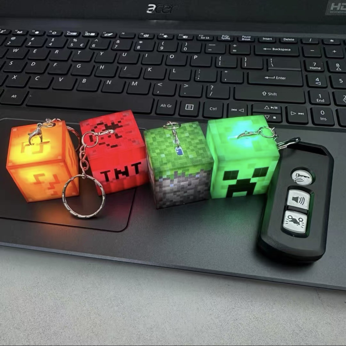 Llavero luminoso de hierba