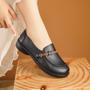 New Genuine Leather Soft Sole Soft Mum Shoes Middle-aged Women's Shoes Casual Single-layer Shoes Leather Shoes Flat Non-slip Shoes for the Elderly