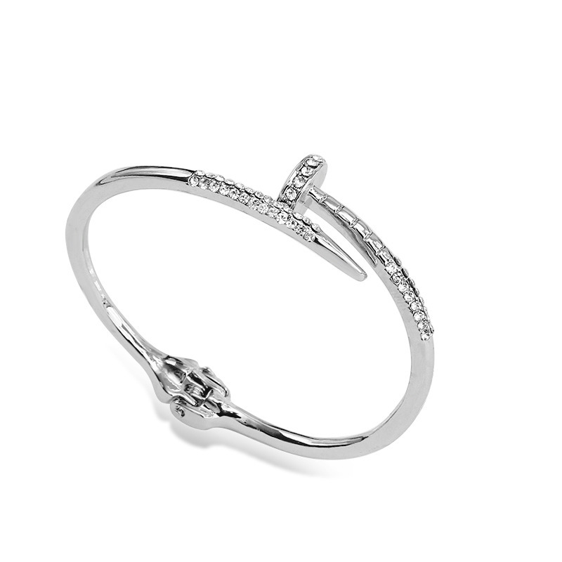 Joyería europea y americana película y televisión mismo estilo de estrellas, su personalidad pulsera de uñas pulsera de aleación de venta caliente transfronteriza en stock