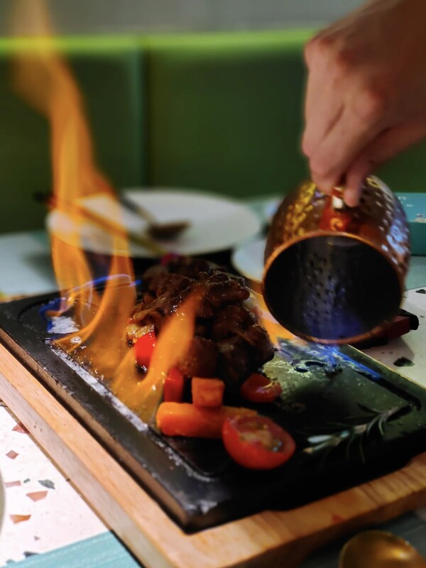 Black Marble Volcanic Stone Plate for Barbecue Meat, Western-Style Steak, Barbecue Plate, Hotel Stone Tableware