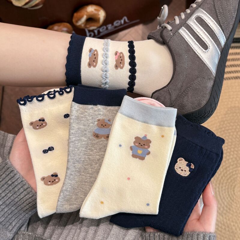 Japanese-style sweet bear embroidered socks for women, college-style lace mid-calf socks, casual versatile cute cartoon women's socks Japanese-style sweet bear embroidered socks for women, college-style lace mid-calf socks, casual versatile cute cartoon women's socks