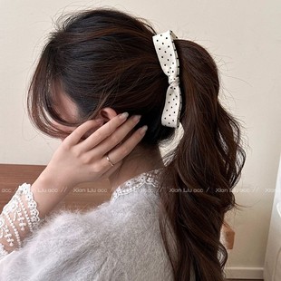 Ұ�ļ�ԭ����������Ů���ڰײ��c�����Y�㽶�A���Rβ�Q�A�ٴ�l�A