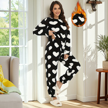 新款爱心印花可爱睡衣套装女生冬季长袖加厚家居服珊瑚绒甜美时尚