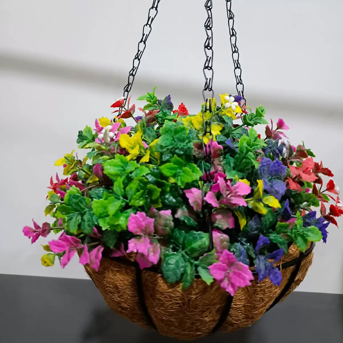 现货供应仿真绿植花篮 跨境畅销椰棕吊篮椰丝半圆形花篮Temu热销